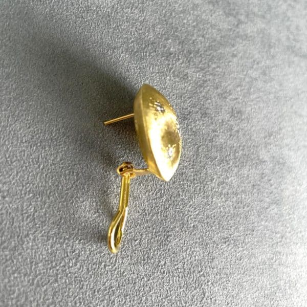 Buccellati Gold Button Clip-on Earrings - Image 3